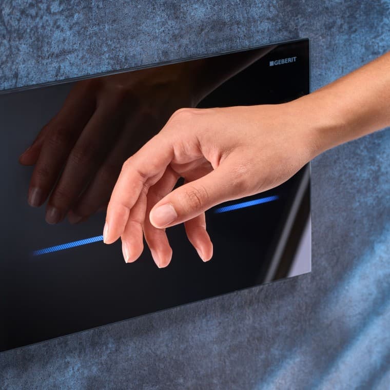 Bekontaktis Geberit Sigma80 vandens nuleidimo mygtukas Bekontaktis Geberit Sigma80 vandens nuleidimo mygtukas