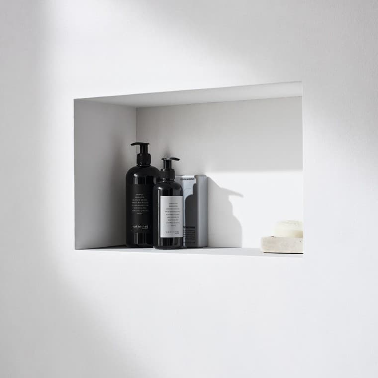 Nišos lentynos: modelis su plytelėmis Nišos lentynos: modelis su plytelėmis