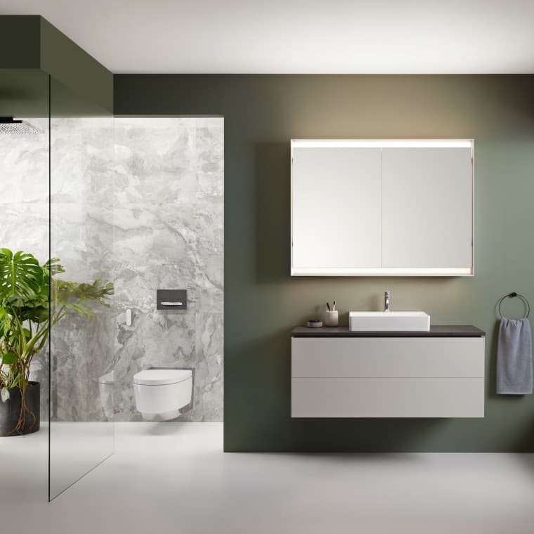 Geberit AquaClean Mera Comfort WC puodas su apiplovimo funkcija Geberit ONE vonios kambaryje Geberit AquaClean Mera Comfort WC puodas su apiplovimo funkcija Geberit ONE vonios kambaryje