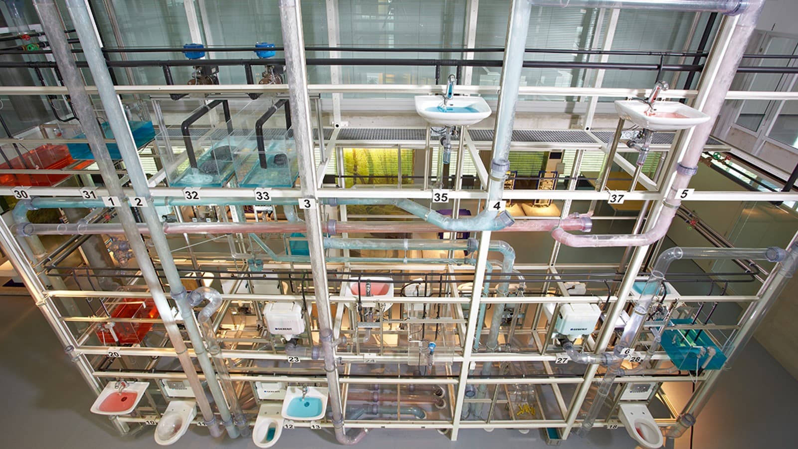 Geberit nuotekų sistemos bokštas Geberit nuotekų sistemos bokštas